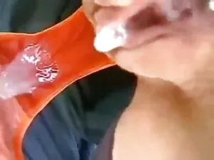 Jerk, suce-le vidéo  ...