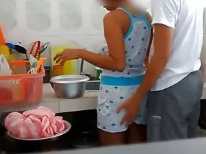 Hot teen se masturbe ...